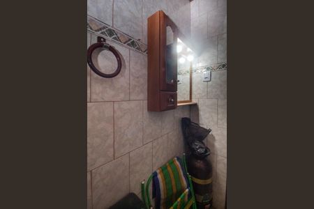 Casa à venda com 160m², 3 quartos e 2 vagas Casa à venda com 160m², 3 quartos e 2 vagasBanheiro