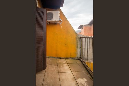 Casa à venda com 160m², 3 quartos e 2 vagas Casa à venda com 160m², 3 quartos e 2 vagasVaranda