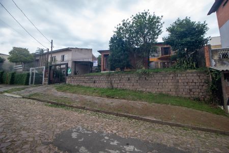 Casa à venda com 160m², 3 quartos e 2 vagas Casa à venda com 160m², 3 quartos e 2 vagasFachada