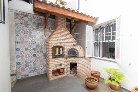 Casa à venda com 252m², 3 quartos e 4 vagasQuintal