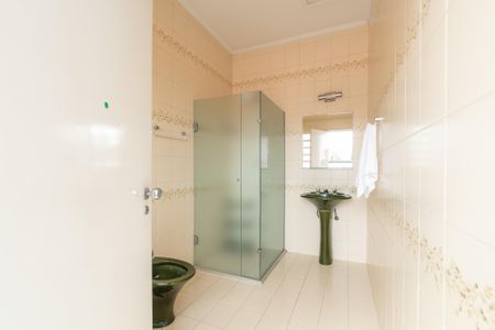 Casa à venda com 252m², 3 quartos e 4 vagasBanheiro de serviço 2