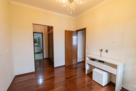 Casa à venda com 252m², 3 quartos e 4 vagasSuíte