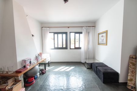 Casa à venda com 252m², 3 quartos e 4 vagasQuarto de serviço 2