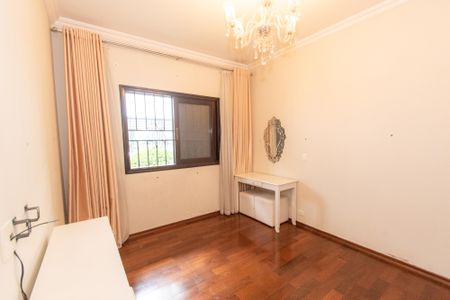 Casa à venda com 252m², 3 quartos e 4 vagasSuíte