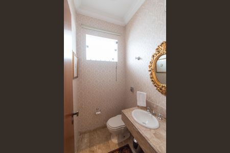 Casa à venda com 252m², 3 quartos e 4 vagasLavabo