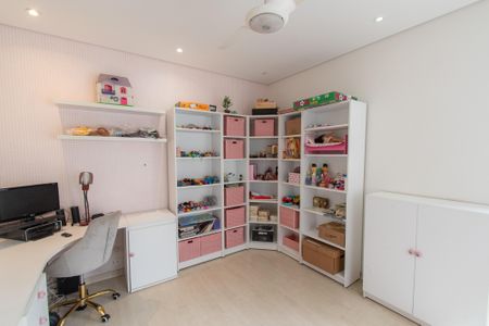 Casa à venda com 252m², 3 quartos e 4 vagasQuarto de serviço 1