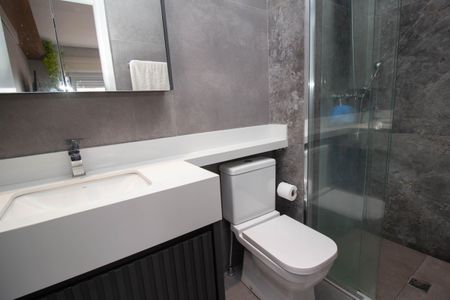 Apartamento à venda com 70m², 2 quartos e 1 vaga Apartamento à venda com 70m², 2 quartos e 1 vagaBanheiro da Suíte