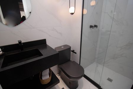 Apartamento à venda com 70m², 2 quartos e 1 vaga Apartamento à venda com 70m², 2 quartos e 1 vagaBanheiro Social