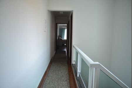 Casa à venda com 220m², 4 quartos e 4 vagasCorredor