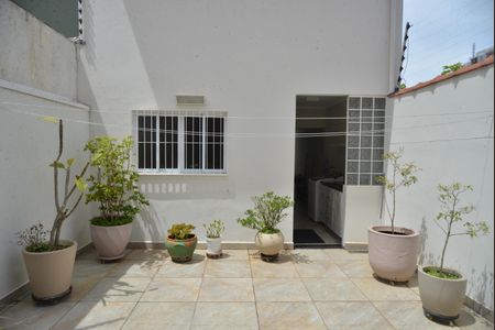 Casa à venda com 220m², 4 quartos e 4 vagasQuintal