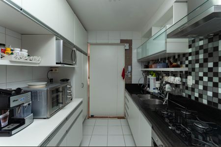 Apartamento à venda com 98m², 3 quartos e 2 vagas Apartamento à venda com 98m², 3 quartos e 2 vagasCozinha