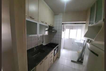 Cozinha de apartamento para alugar com 2 quartos, 45m² em Jardim Miriam, São Paulo
