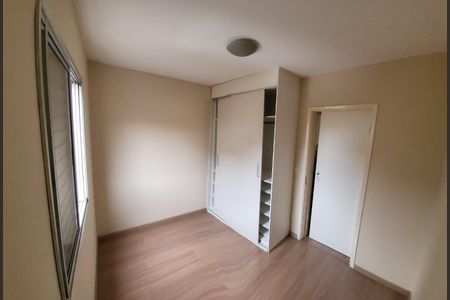 Quarto 2 de apartamento para alugar com 2 quartos, 45m² em Jardim Miriam, São Paulo
