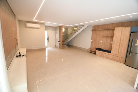 Sala de casa de condomínio para alugar com 3 quartos, 250m² em Parque Taquaral, Campinas