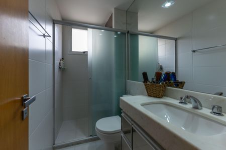Apartamento à venda com 126m², 4 quartos e 3 vagas Apartamento à venda com 126m², 4 quartos e 3 vagasBanheiro da Suíte