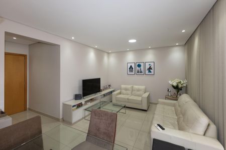 Apartamento à venda com 126m², 4 quartos e 3 vagas Apartamento à venda com 126m², 4 quartos e 3 vagasSala de Tv