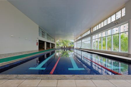 Apartamento à venda com 126m², 4 quartos e 3 vagas Apartamento à venda com 126m², 4 quartos e 3 vagasÁrea comum - Piscina Térmica