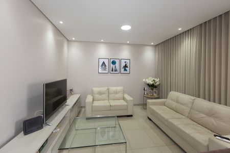 Apartamento à venda com 126m², 4 quartos e 3 vagas Apartamento à venda com 126m², 4 quartos e 3 vagasSala de Tv