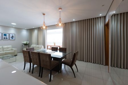 Apartamento à venda com 126m², 4 quartos e 3 vagas Apartamento à venda com 126m², 4 quartos e 3 vagasSala de Jantar