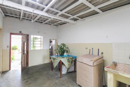 Casa à venda com 130m², 2 quartos e 4 vagas Casa à venda com 130m², 2 quartos e 4 vagasÁrea de Serviço