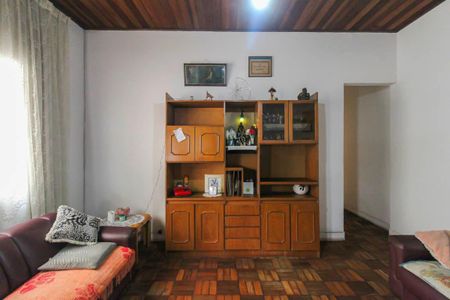 Casa à venda com 130m², 2 quartos e 4 vagas Casa à venda com 130m², 2 quartos e 4 vagasSala