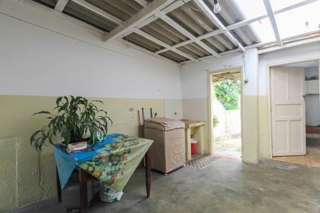 Casa à venda com 130m², 2 quartos e 4 vagas Casa à venda com 130m², 2 quartos e 4 vagasÁrea de Serviço