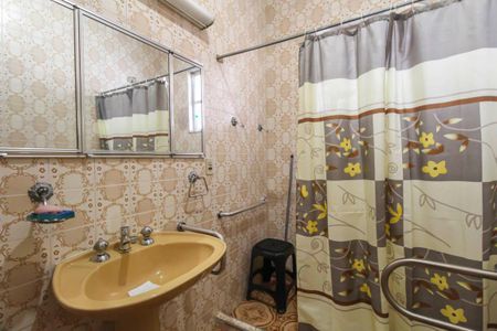 Casa à venda com 130m², 2 quartos e 4 vagas Casa à venda com 130m², 2 quartos e 4 vagasBanheiro