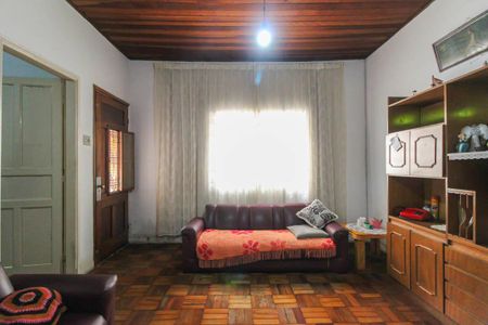 Casa à venda com 130m², 2 quartos e 4 vagas Casa à venda com 130m², 2 quartos e 4 vagasSala