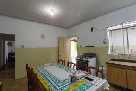 Casa à venda com 130m², 2 quartos e 4 vagas Casa à venda com 130m², 2 quartos e 4 vagasCozinha