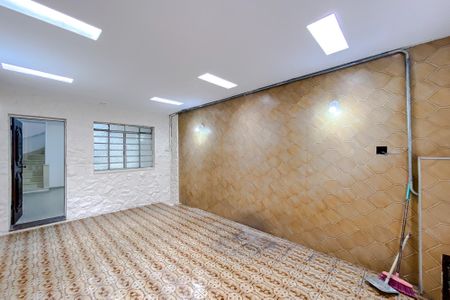 Casa para alugar com 85m², 2 quartos e 2 vagas Casa para alugar com 85m², 2 quartos e 2 vagasGaragem