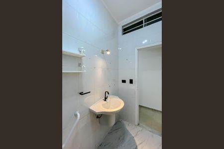 Casa para alugar com 85m², 2 quartos e 2 vagas Casa para alugar com 85m², 2 quartos e 2 vagasBanheiro