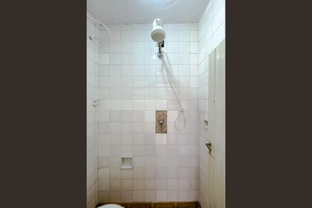 Casa para alugar com 85m², 2 quartos e 2 vagas Casa para alugar com 85m², 2 quartos e 2 vagasBanheiro de serviço