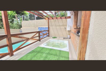 Casa de condomínio à venda com 210m², 3 quartos e 4 vagas Casa de condomínio à venda com 210m², 3 quartos e 4 vagasÁrea comum