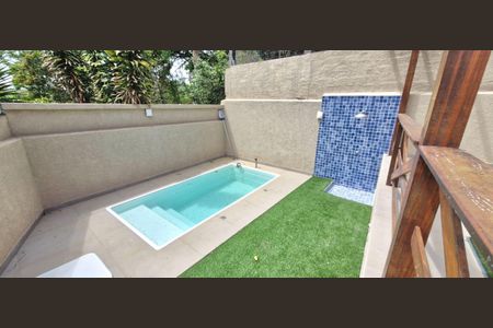 Casa de condomínio à venda com 210m², 3 quartos e 4 vagas Casa de condomínio à venda com 210m², 3 quartos e 4 vagasÁrea comum