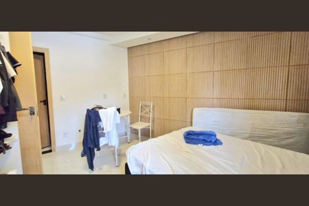 Casa de condomínio à venda com 210m², 3 quartos e 4 vagas Casa de condomínio à venda com 210m², 3 quartos e 4 vagasSuite 2