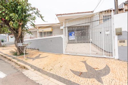 Casa à venda com 175m², 3 quartos e 3 vagasFachada