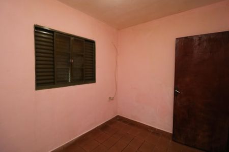 Quarto de casa para alugar com 1 quarto, 70m² em Parque dos Bancarios, São Paulo