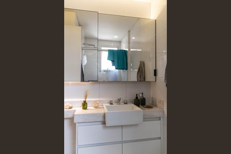 Apartamento à venda com 83m², 3 quartos e 2 vagas Apartamento à venda com 83m², 3 quartos e 2 vagasBanheiro da Suíte