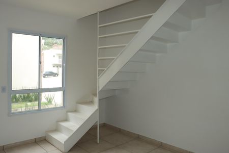 Casa de Condomínio para alugar com 2 quartos, 72m² em Centreville, Cotia