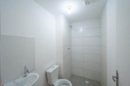 Apartamento para alugar com 33m², 2 quartos e sem vaga Apartamento para alugar com 33m², 2 quartos e sem vagaBanheiro Social