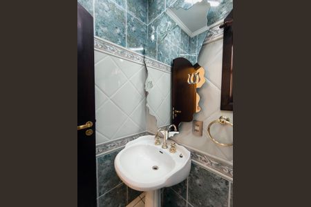 Casa de condomínio à venda com 243m², 3 quartos e 2 vagasBanheiro 3