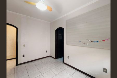 Casa de condomínio à venda com 243m², 3 quartos e 2 vagasQuarto 2 - Suíte