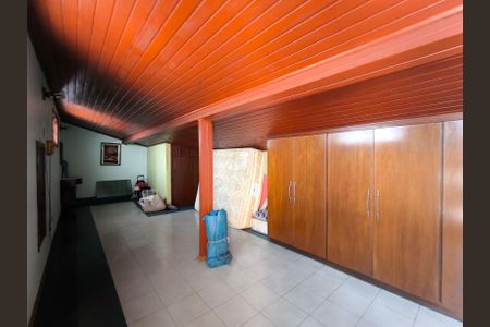 Casa de condomínio à venda com 243m², 3 quartos e 2 vagasSótão