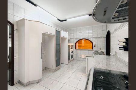 Casa de condomínio à venda com 243m², 3 quartos e 2 vagasCozinha