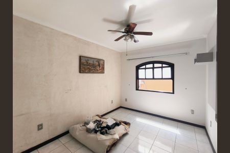 Casa de condomínio à venda com 243m², 3 quartos e 2 vagasQuarto 1 - Suíte