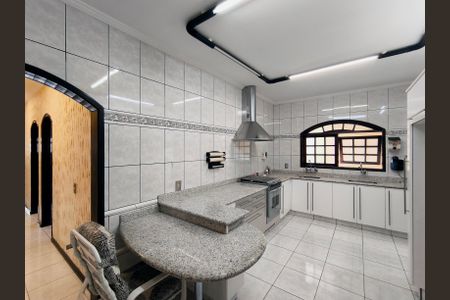 Casa de condomínio à venda com 243m², 3 quartos e 2 vagasCozinha