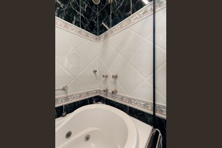 Casa de condomínio à venda com 243m², 3 quartos e 2 vagasBanheiro da Suíte 1