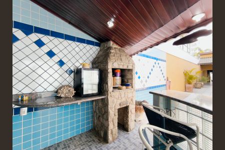 Casa de condomínio à venda com 243m², 3 quartos e 2 vagasChurrasqueira