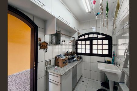 Casa de condomínio à venda com 243m², 3 quartos e 2 vagasÁrea de Serviço