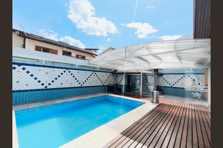 Casa de condomínio à venda com 243m², 3 quartos e 2 vagasPiscina